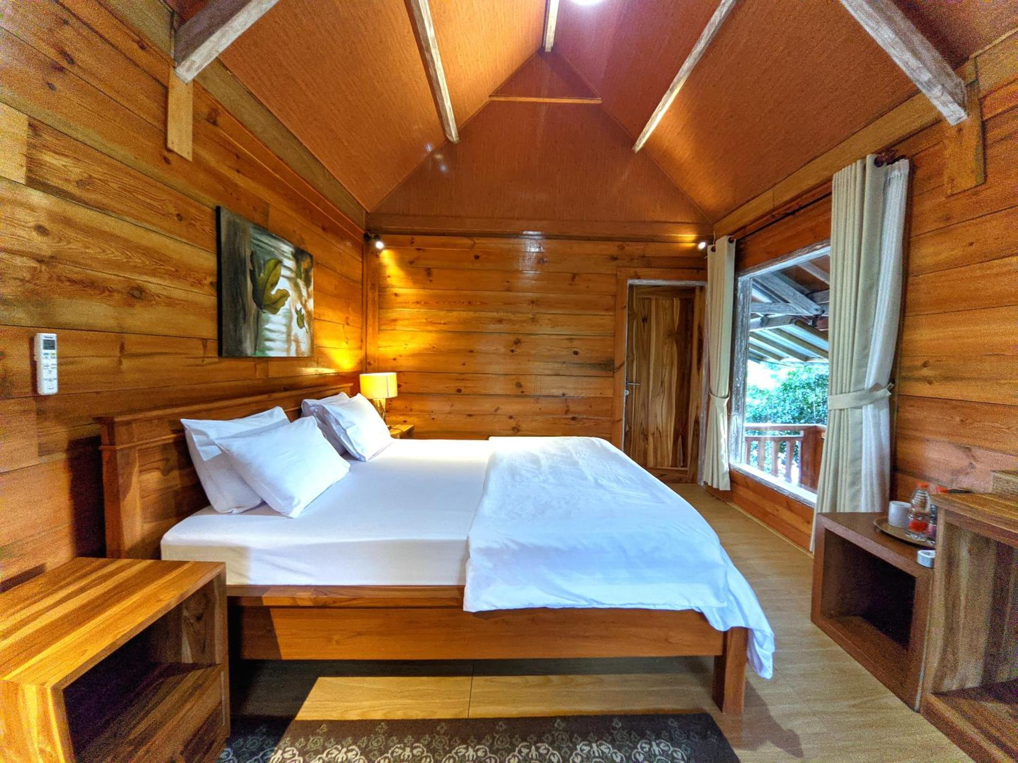 Peraja Bungalows Loyok Sangyang الغرفة الصورة